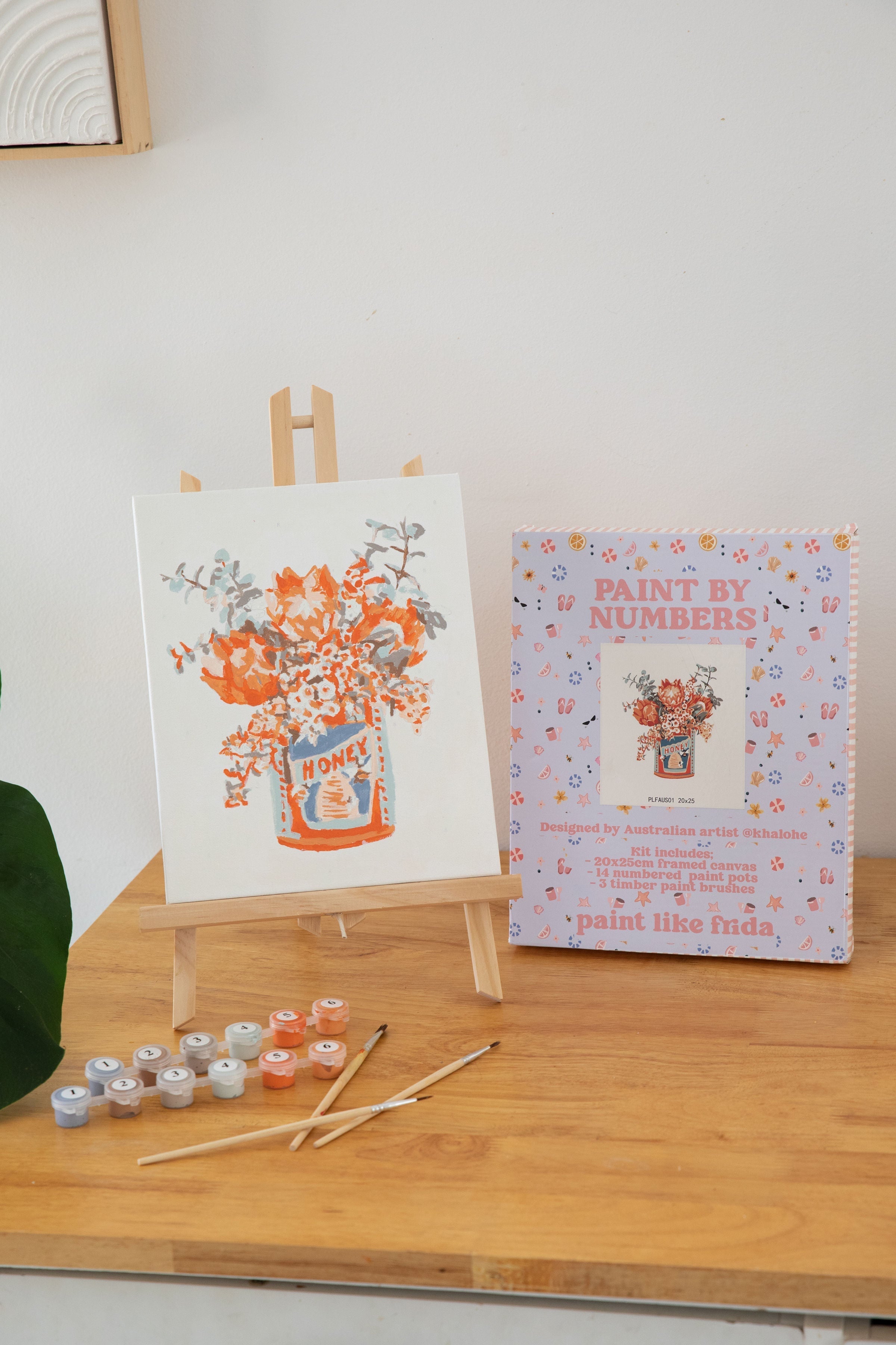 Frida Mini kit Easel