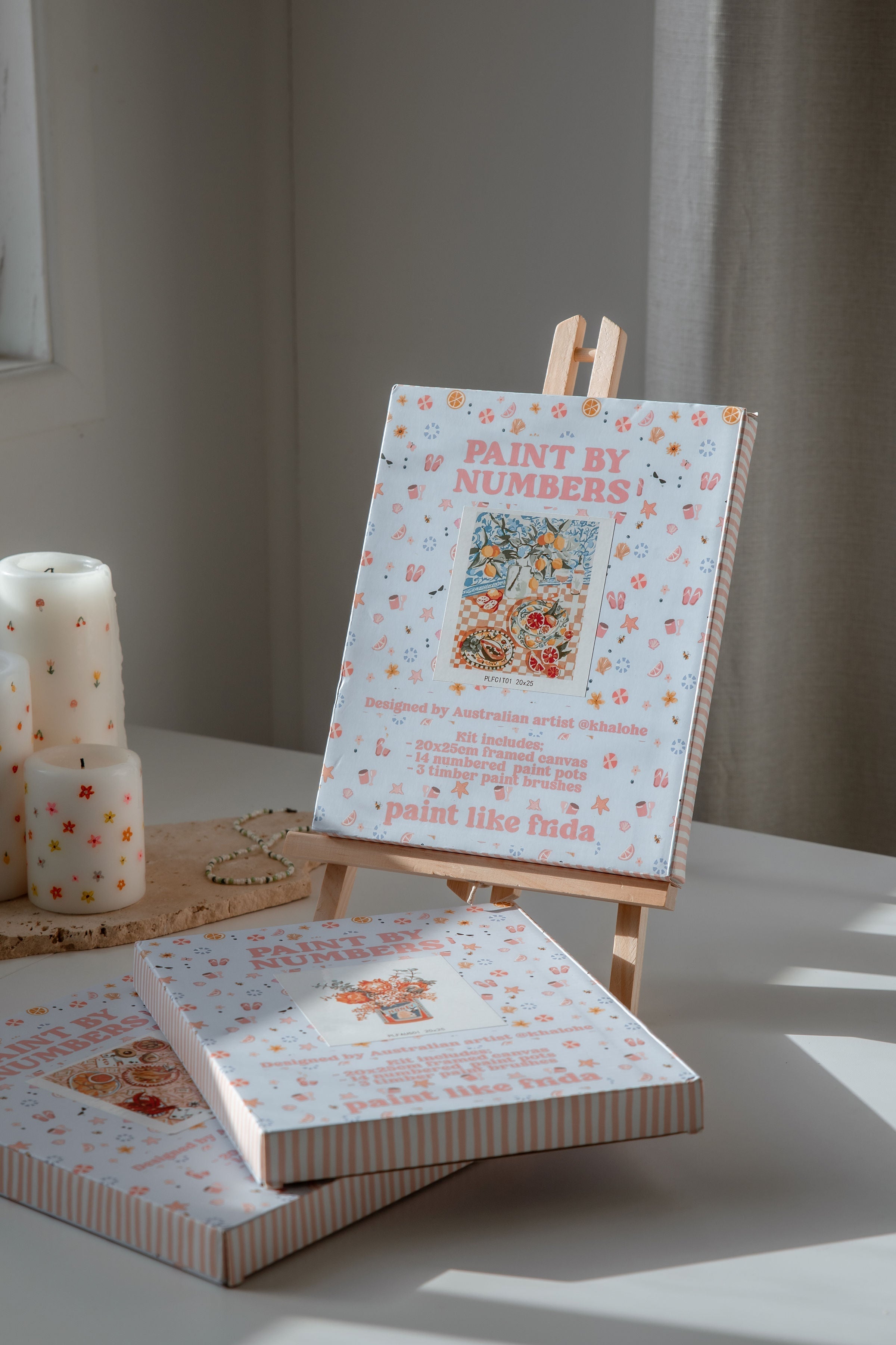 Frida Mini kit Easel